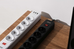 Удлинитель-фильтр сетевой 2E 5xТип F, 3x1.5мм кв, 16A, 3xUSB-A, с защитой от перенапряжения, 2м, белый 2E-SP515M2USBWH