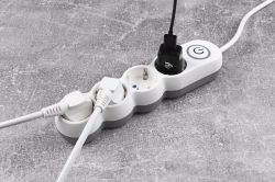Сетевой фильтр 2Е Plus 4XSchuko с выключателем 3G1.0*3M, white 2E-U04VESM3W