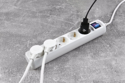 Сетевой фильтр 2Е 5XSchuko с выключателем, 3G*1.0мм, 3м, white 2E-U05ESM3W