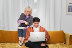 Ноутбук HP Pavilion 15-eg3001ua 15.6" FHD IPS AG, Intel i7-1355U, 16GB, F1024GB, NVD550-2, DOS, сріблястий 826F0EA