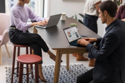 Ноутбук HP EliteBook 860-G11 16" 2.8K OLED IPS, Intel U7-165U, 32GB, F2048GB, UMA, NFC, DOS, сріблястий A37C0ET