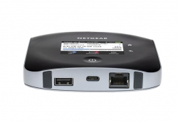 Мобільний маршрутизатор NETGEAR MR2100 Nighthawk M2 AC2000, 4G LTE, 1xGE LAN/WAN, 1xUSB-C, 1xUSB 2.0, 2xTS MR2100-100EUS
